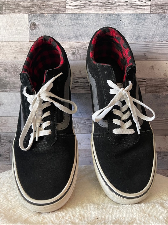 Vans Other - Vans Black Skate Sneakers with Red Plaid Lining